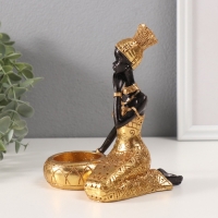Сувенир полистоун подсвечник "Африканка Рудо в золотом платье у чаши" d=4 см 10х12х15 см