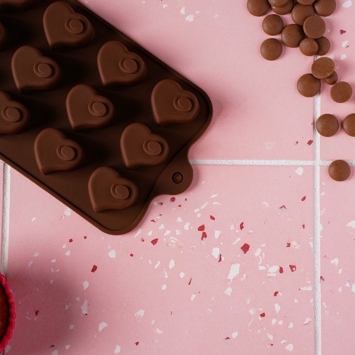 Форма для конфет и шоколада Доляна &laquo;Сердцеедка&raquo;, силикон, 21,5&times;11&times;1,5 см, 15 ячеек, цвет коричневый