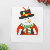 Набор для творчества - создай ёлочное украшение из фетра &laquo;Снеговик в варежках&raquo;