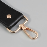 Ручка для сумки, с карабинами, 35 &plusmn; 1 см &times; 3,5 см, цвет чёрный/золотой