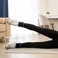 Утяжелители неопреновые ONLYTOP, 2 шт. х 0,5 кг, цвет чёрный/голубой