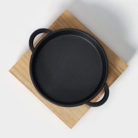 Сковорода чугунная &laquo;Круг высокий с ручками&raquo;, d=18 см, на деревянной подставке