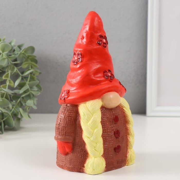 Фигурка "Гнома"  высота 19 см, ширина 8 см, длина 11 см