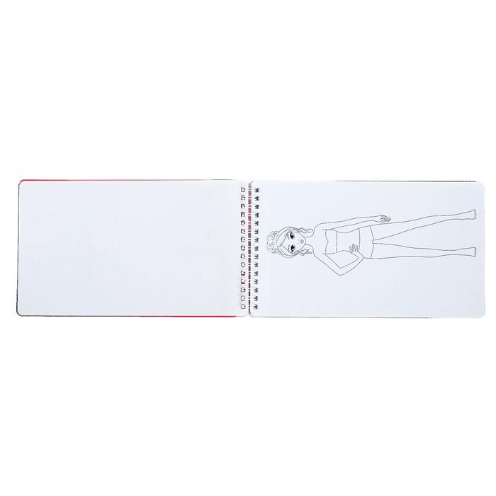 Книга с наклейками и трафаретами &laquo;Альбом дизайнера. Модный показ&raquo;