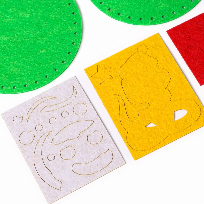 Елочный шар из фетра своими руками на новый год «Змея», новогодний набор для творчества Елочный шар из фетра своими руками на новый год «Змея», новогодний набор для творчества