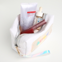 Косметичка на молнии, цвет белый Косметичка на молнии, цвет белый