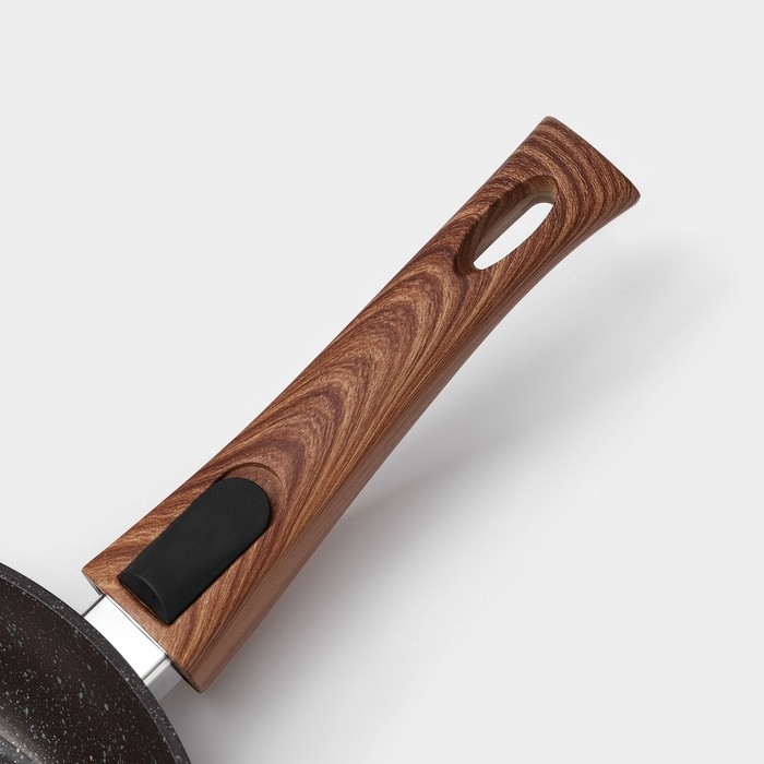 Сковорода кованая Magistro Granit, d=24 см, съёмная ручка soft-touch, антипригарное покрытие, индукция, цвет чёрный Сковорода кованая Magistro Granit, d=24 см, съёмная ручка soft-touch, антипригарное покрытие, индукция, цвет чёрный