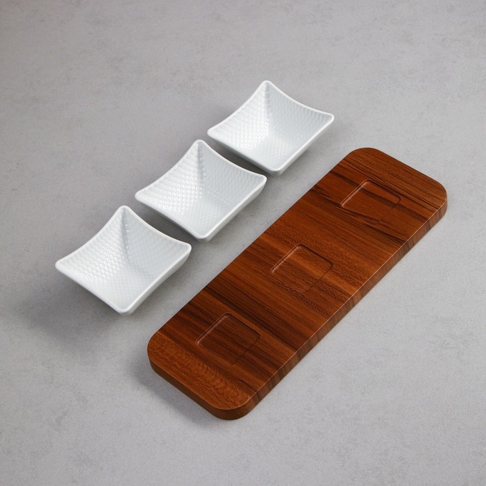 Блюдо «Орхидея», фарфор, Иран Блюдо «Орхидея», фарфор, Иран