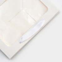 Пакет подарочный с широким дном и окном 25 х 19 х 18 см, белый