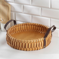Поднос - корзинка для завтрака Доляна &laquo;Массив&raquo;, с ручками из искусственной кожи, d=35 см