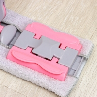 Швабра для мытья пола плоская Доляна, насадка из микрофибры 40&times;12 см, телескопическая стальная ручка 74-109 см, цвет МИКС