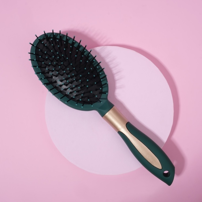 Расчёска массажная, прорезиненная ручка, 7 × 25 см, цвет зелёный/золотистый Расчёска массажная, прорезиненная ручка, 7 × 25 см, цвет зелёный/золотистый