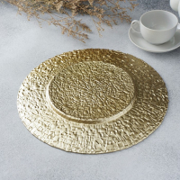 Тарелка стеклянная подстановочная Magistro «Кринкл», d=33 см, цвет золотой Тарелка стеклянная подстановочная Magistro «Кринкл», d=33 см, цвет золотой