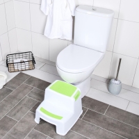 Подставка детская с прорезинеными ступеньками, цвет белый/зеленый Подставка детская с прорезинеными ступеньками, цвет белый/зеленый