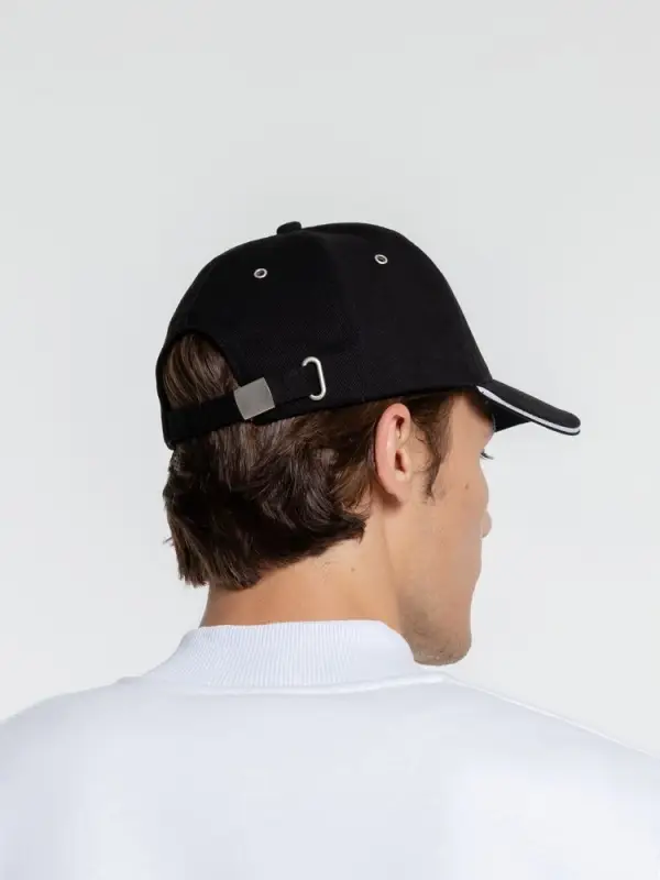 Бейсболка Classic, черная с белым кантом Бейсболка Classic, черная с белым кантом