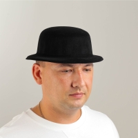 Карнавальная шляпа из пластика, р-р. 56-58, цвет чёрный Карнавальная шляпа из пластика, р-р. 56-58, цвет чёрный