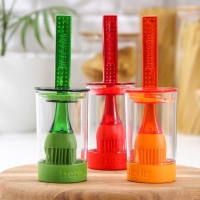 Кисть с ёмкостью «Турис», силикон, 20×7 см, цвет МИКС Кисть с ёмкостью «Турис», силикон, 20×7 см, цвет МИКС