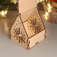 Новогодняя шкатулка-домик "Снежинка" 12х10х13,5 см (Новогодний набор 7 деталей) Новогодняя шкатулка-домик "Снежинка" 12х10х13,5 см (Новогодний набор 7 деталей)