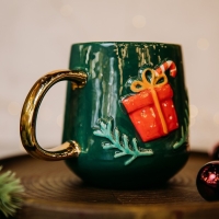 Новый год! Кружка новогодняя керамическая «Подарок», 600 мл, цвет зелёный Новый год! Кружка новогодняя керамическая «Подарок», 600 мл, цвет зелёный