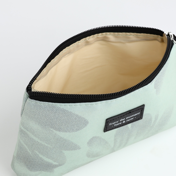 Косметичка на молнии, цвет зелёный Косметичка на молнии, цвет зелёный