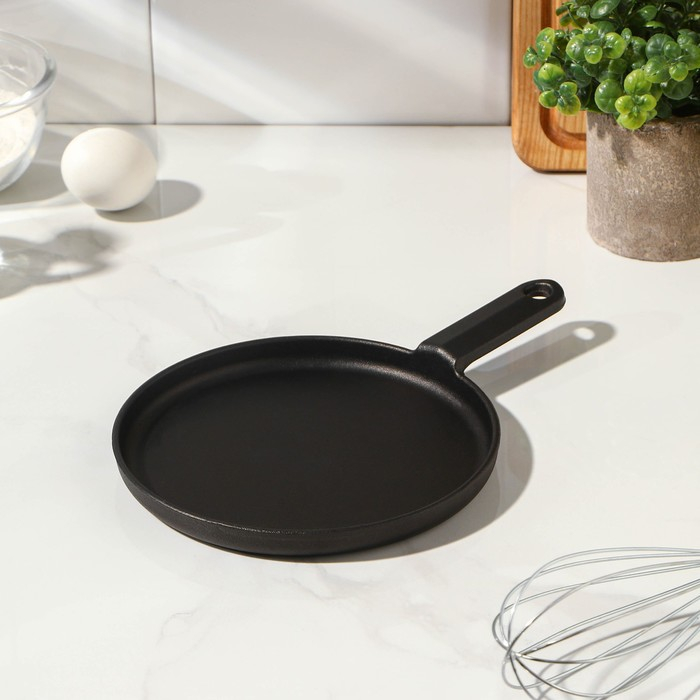 Сковорода блинная чугунная «Круг», d=18 см, чугунная ручка Сковорода блинная чугунная «Круг», d=18 см, чугунная ручка