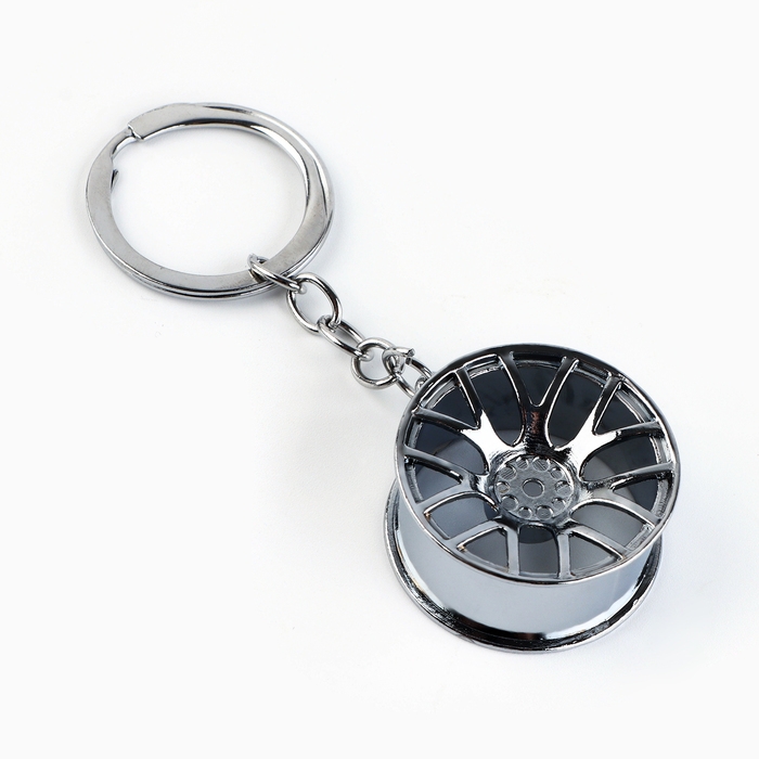 Брелок для ключей металлический &laquo;Первому во всем&raquo;, 9 х 3.5 см