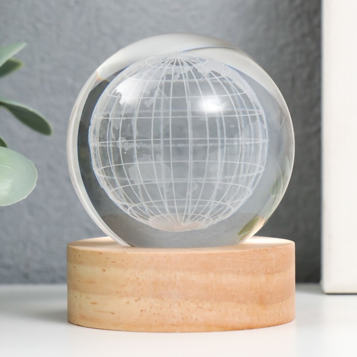 Сувенир стекло подсветка Сувенир стекло подсветка "Планета Земля" d=6 см подставка дерево, USB 6,5х6,5х7,5 см