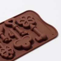 Форма для кондитерских украшений Доляна &laquo;Ключики&raquo;, силикон, 21&times;10,5&times;1,5 см, 8 ячеек, цвет коричневый