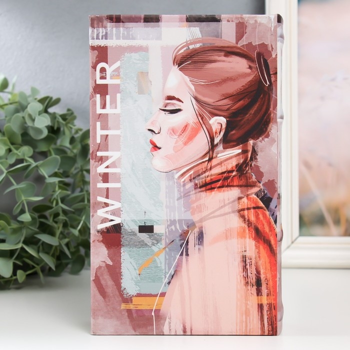 Сейф-книга дерево кожзам Сейф-книга дерево кожзам "Девушка - зима" 21х13х5 см