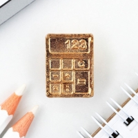 Монета и значок «Самому надежному бухгалтеру», 7.5 х 10 см. Монета и значок «Самому надежному бухгалтеру», 7.5 х 10 см.