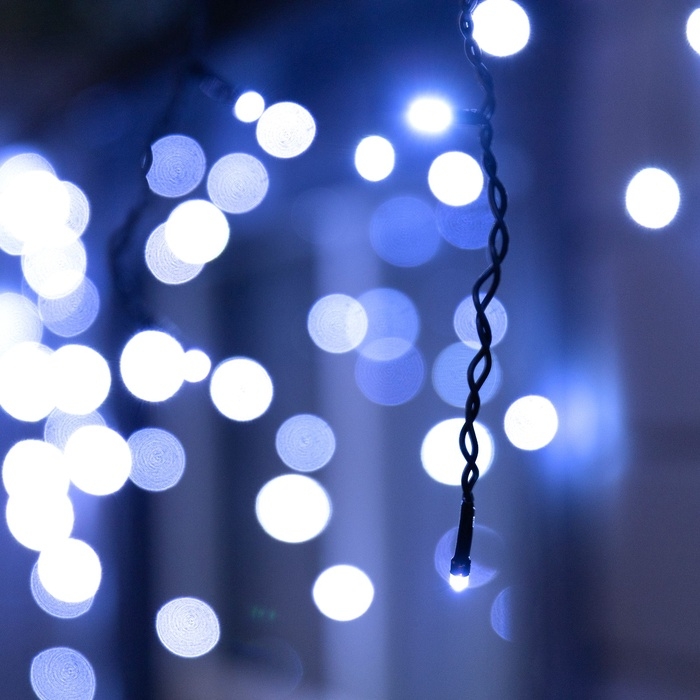 Гирлянда «Бахрома» 6 × 0.7 м, IP44, УМС, тёмная нить, 120 LED, свечение белое, 220 В Гирлянда «Бахрома» 6 × 0.7 м, IP44, УМС, тёмная нить, 120 LED, свечение белое, 220 В