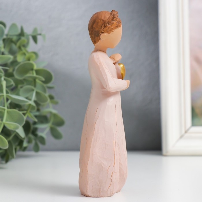 Сувенир полистоун Сувенир полистоун "Девушка с кробочкой/сердечком" МИКС 4х4,5х13 см