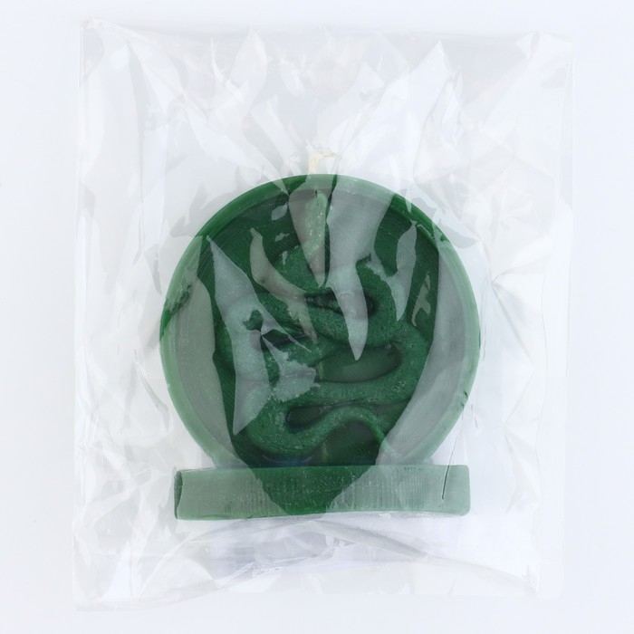 Новогодняя свеча интерьерная &laquo;Новый год: Змея в кругу&raquo;, зелёная, 66 х 69 х 27