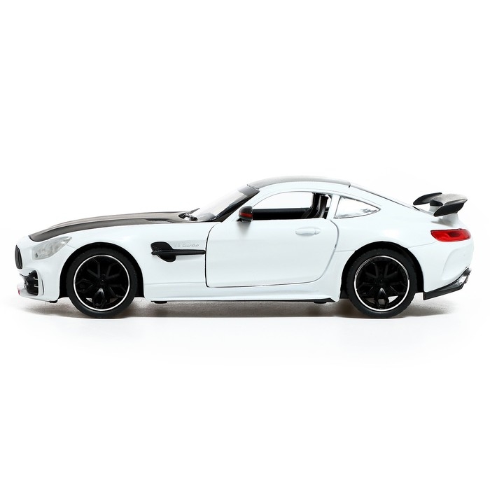 Машина металлическая, 1:24, инерционная, открываются двери, капот, багажник, цвет белый Машина металлическая, 1:24, инерционная, открываются двери, капот, багажник, цвет белый