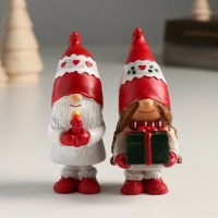 Сувенир полистоун "Дед Мороз со свечой/Бабуся с подарком" МИКС 6,5х4,5х10 см Сувенир полистоун "Дед Мороз со свечой/Бабуся с подарком" МИКС 6,5х4,5х10 см