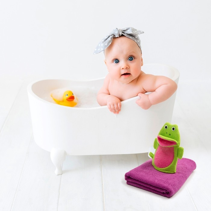 Набор для купания &laquo;Лягушонок&raquo;: полотенце 70х130 см с мочалкой