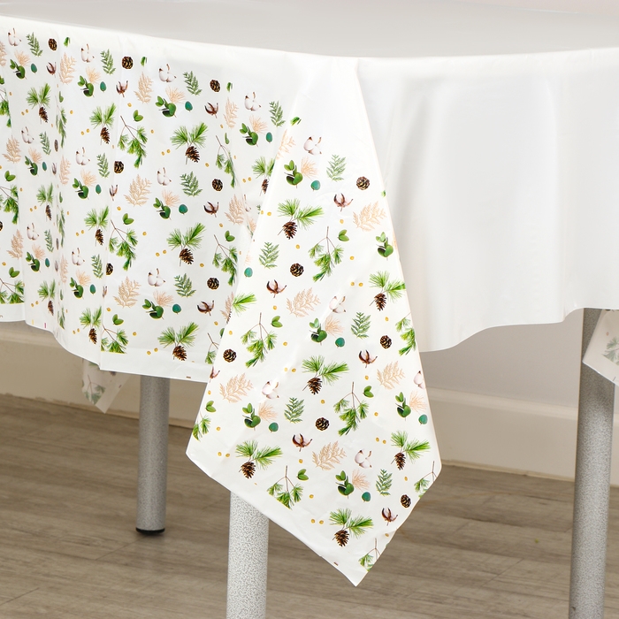 Скатерть новогодняя одноразовая &laquo;Шишки&raquo; 180х137 см