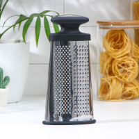 Тёрка овальная Доляна &laquo;Профи&raquo;, 24&times;12&times;6 см, прорезиненная, цвет ручки чёрный