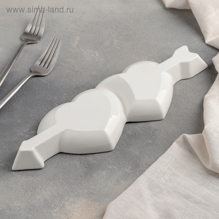 Менажница керамическая 2 ячейки «Влюблённые сердца», 31×10×2,5 см Менажница керамическая 2 ячейки «Влюблённые сердца», 31×10×2,5 см