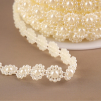 Жемчуг на нитях, плоский, 10 мм, 9 &plusmn; 1 м, цвет молочный