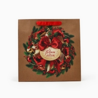 Пакет подарочный новогодний крафтовый квадратный &laquo;Новогодний венок&raquo;, 30 х 30 х 12 см , Новый год