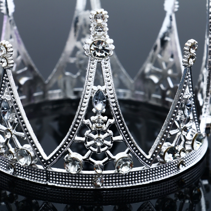 Топпер для торта «Корона с камнями», цвет серебро Топпер для торта «Корона с камнями», цвет серебро