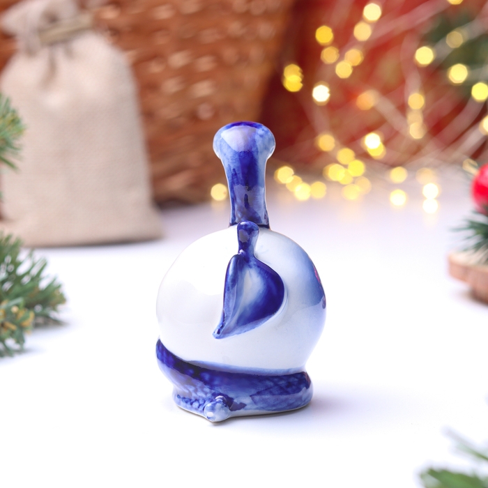 Сувенир символ года Сувенир символ года "Змея на яблоке", гжель, кобальт