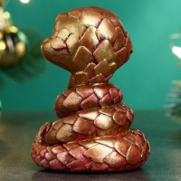 Новый год. Символ 2025. Фигура "Змея Рубин" бордовая-золото, 6х5см Новый год. Символ 2025. Фигура "Змея Рубин" бордовая-золото, 6х5см