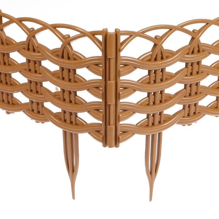 Ограждение декоративное, 25 &times; 300 см, 8 секций, пластик, бежевое, &laquo;Ивушка&raquo;