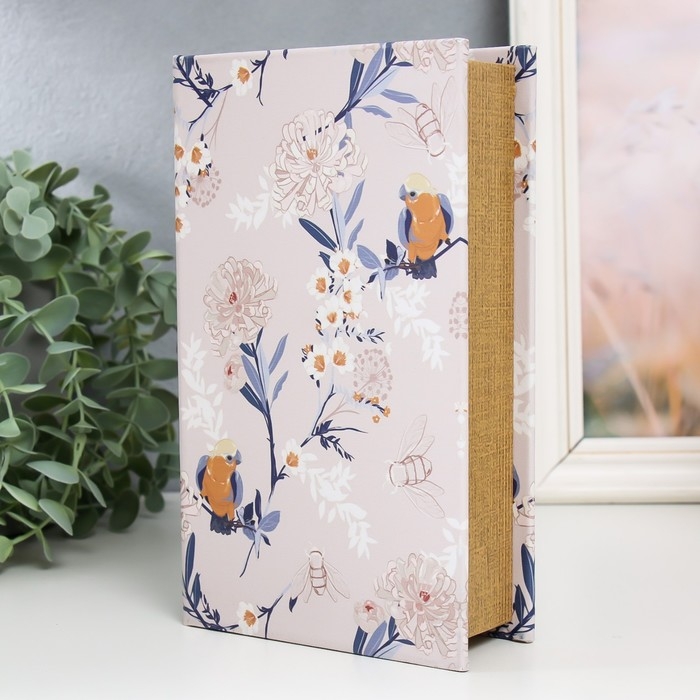 Сейф-книга дерево кожзам Сейф-книга дерево кожзам "Белые цветы и жёлтые птицы" 21х13х5 см