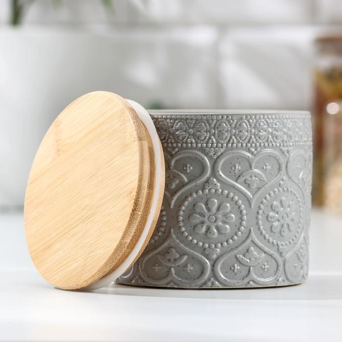 Банка для хранения сыпучих продуктов &laquo;Кружева. Сердца&raquo;, 400 мл, 10&times;9,5 см, с бамбуковой крышкой, керамическая, цвет серый