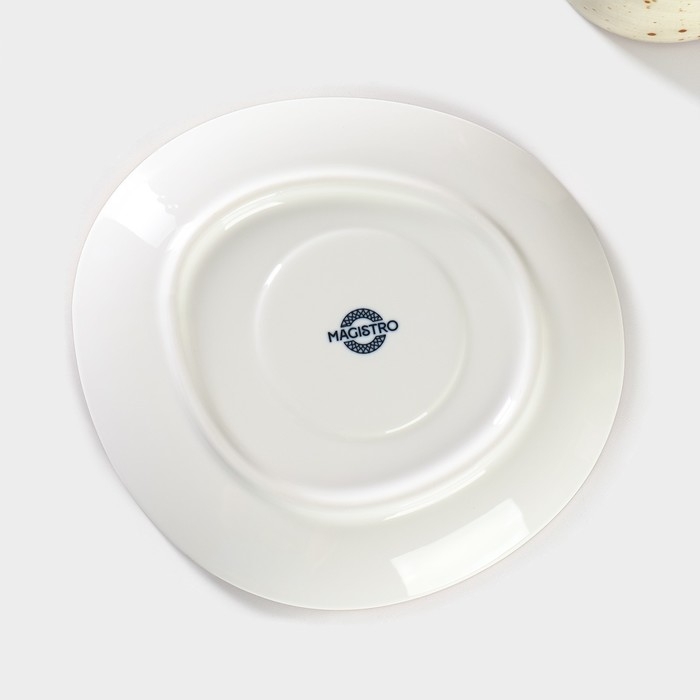 Чайная пара фарфоровая Magistro Mediterana, 2 предмета: чашка 250 мл, блюдце 16&times;15 см, цвет бежевый