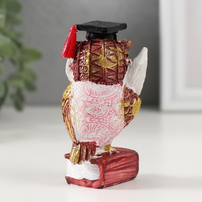 Сувенир полистоун "Ученый красный филин на книге" МИКС 3,5х4,5х8,5 см