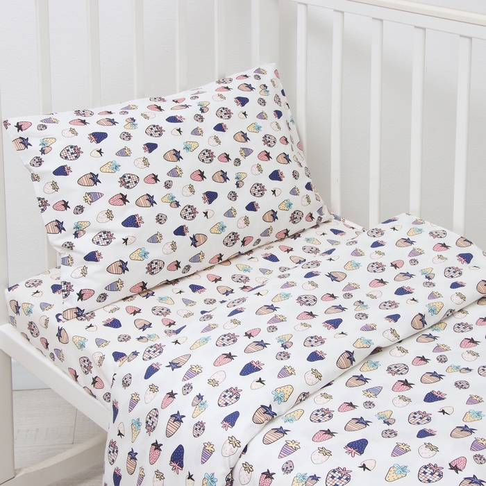 Комплект постельного белья LoveLife Комплект постельного белья LoveLife "Ягодки" 112*143 см, 60*120+20 см, 40*60 см, сатин, 100% хлопок